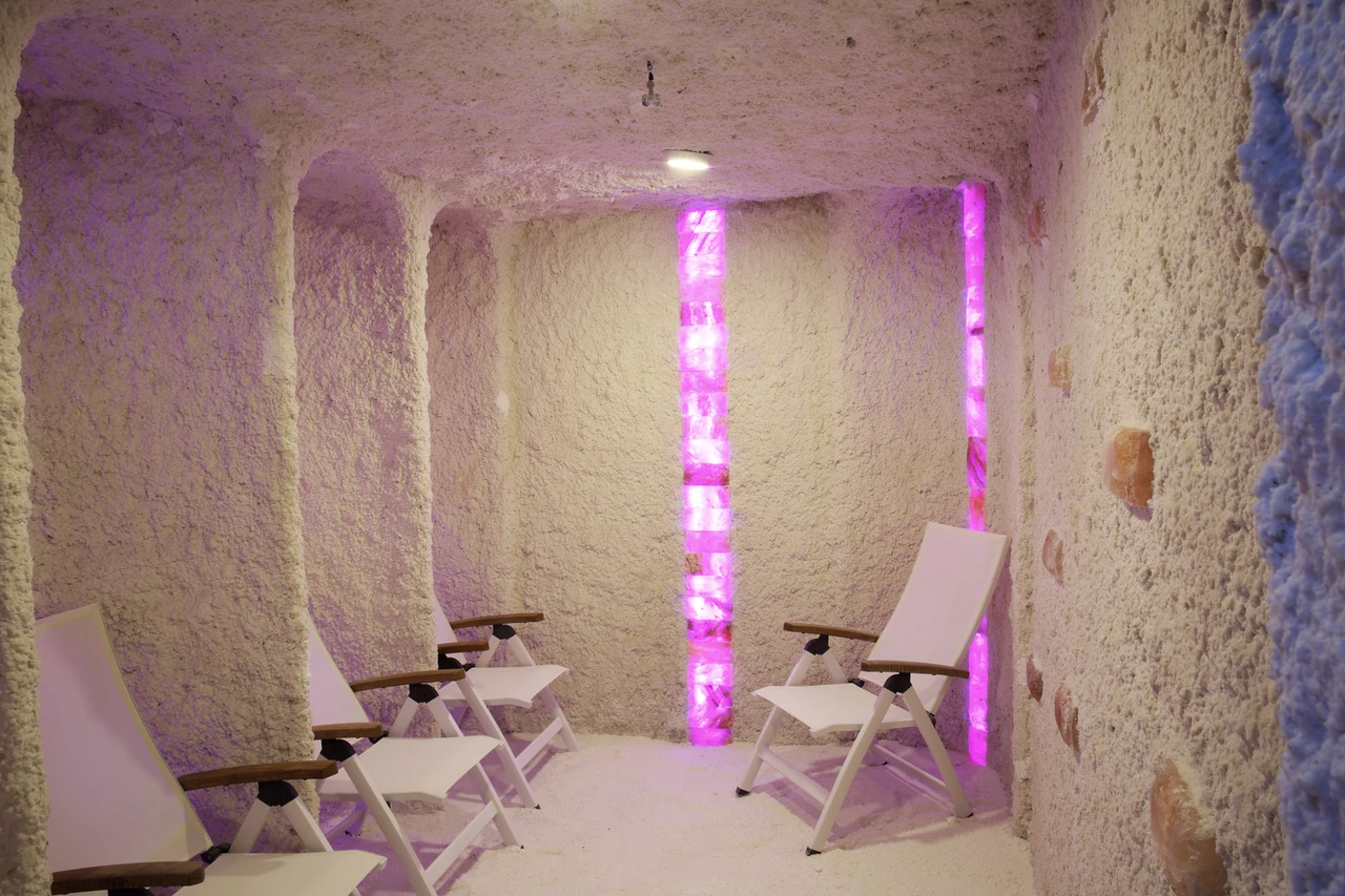 Tuz odasındaki dinlenme koltukları