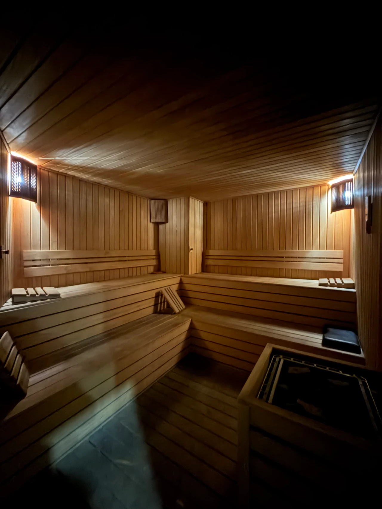 Spa merkezinin ahşap saunası